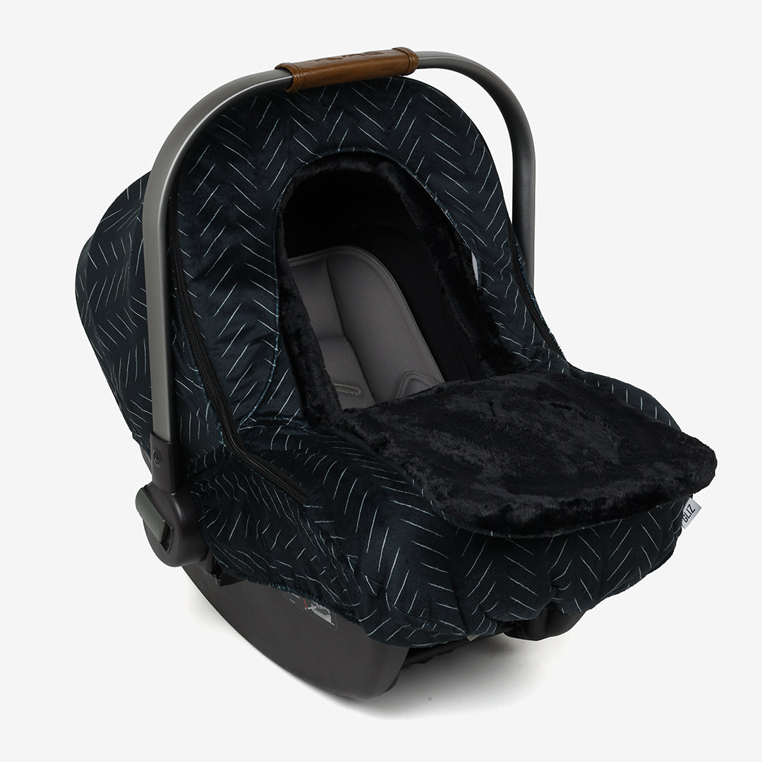 Winter GlizCover™ - Skinny Tribal Chevron