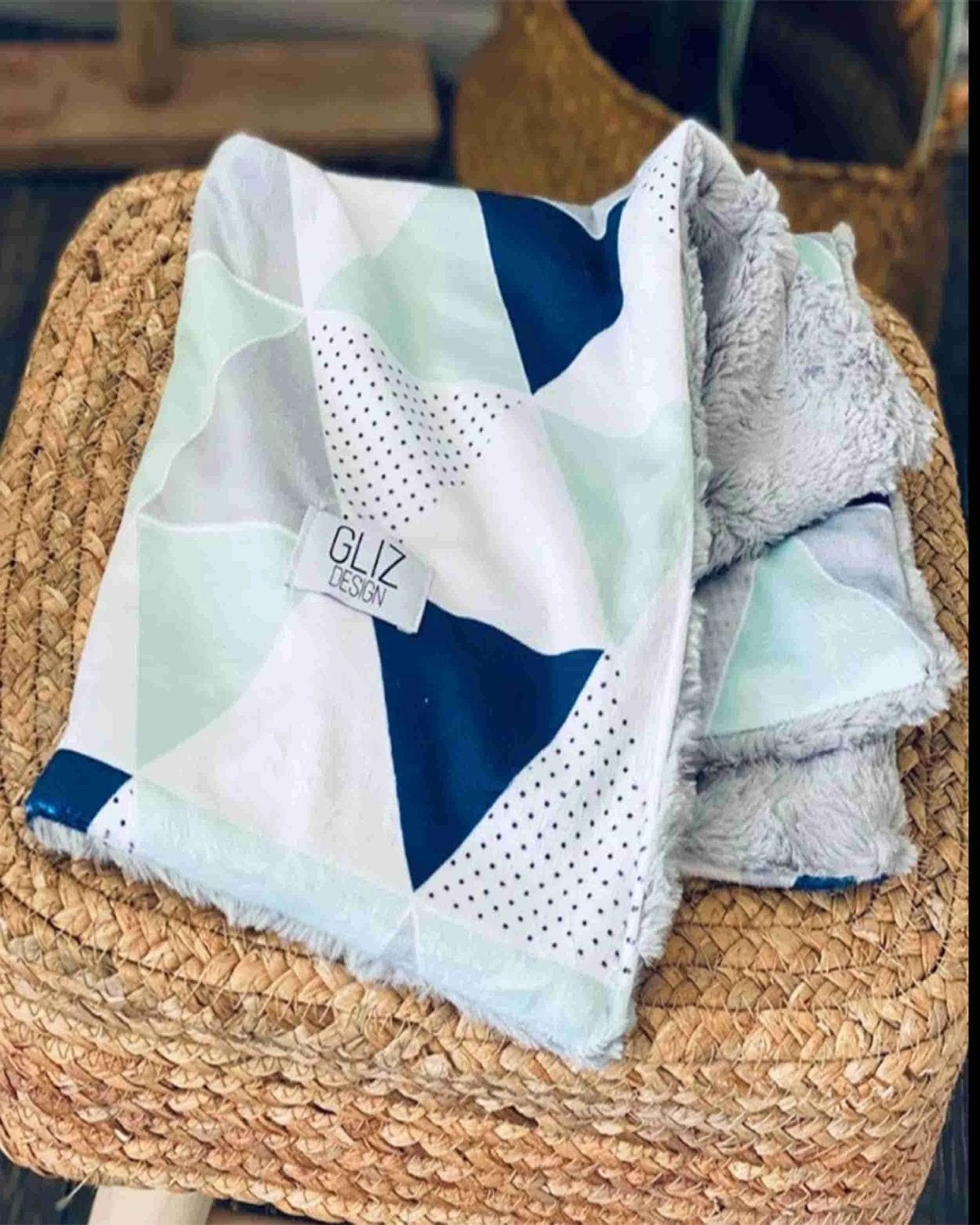 Snuggle Taggie - Gliz Design