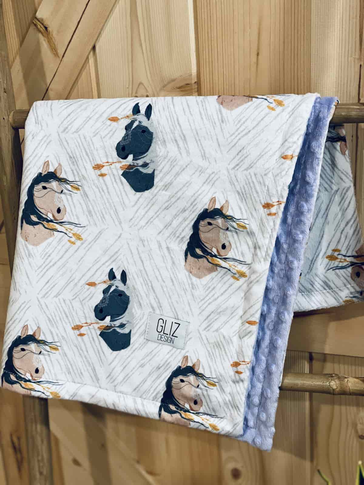 Snuggle Taggie M - Horses in the Wind - Gliz Design