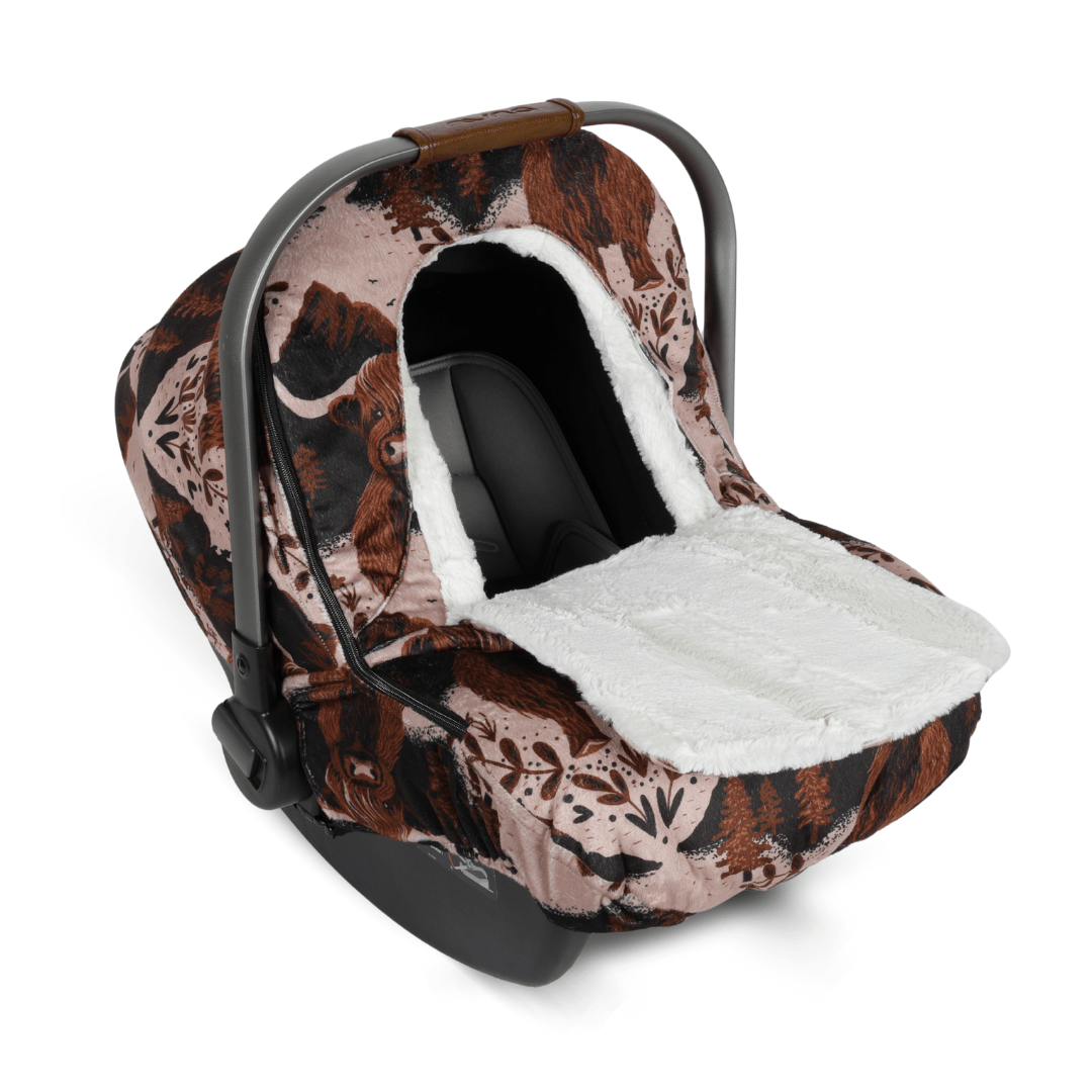 Winter Cover - Hilda the Highland Cow - Gliz Design