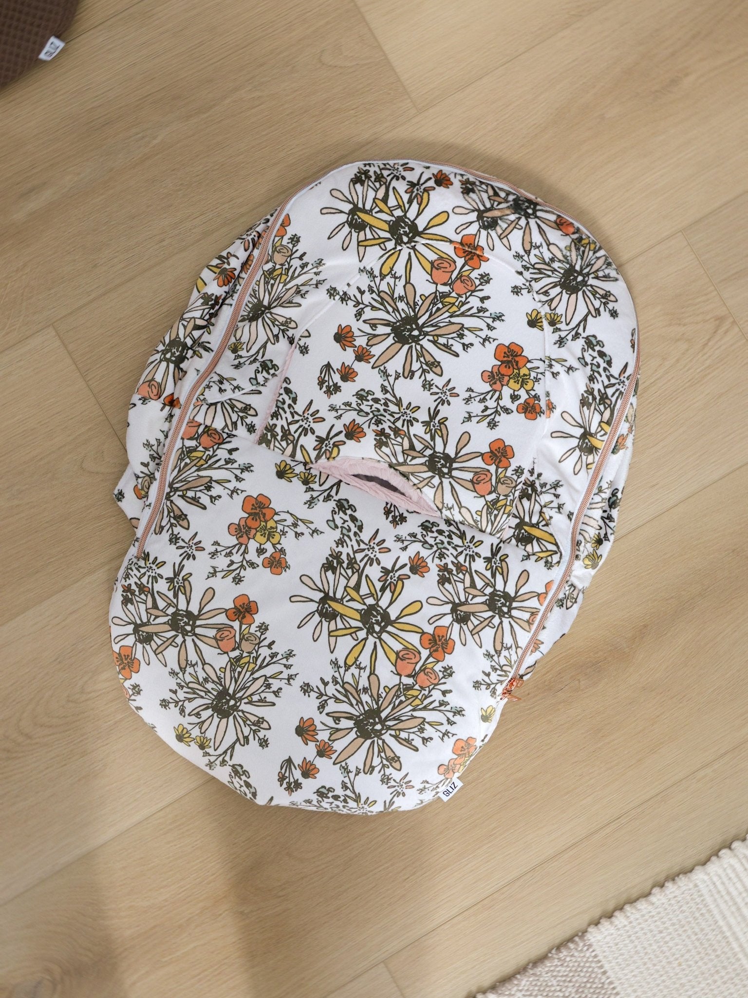 Winter GlizCover™ - Retro Cottage Daisy - Gliz Design